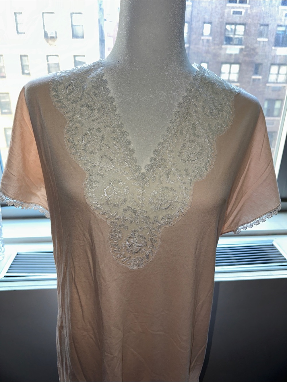 Maria Scotto: Made in Italy Women's Lace-Trim Sleep Chemise in Blush - Picture 3 of 5